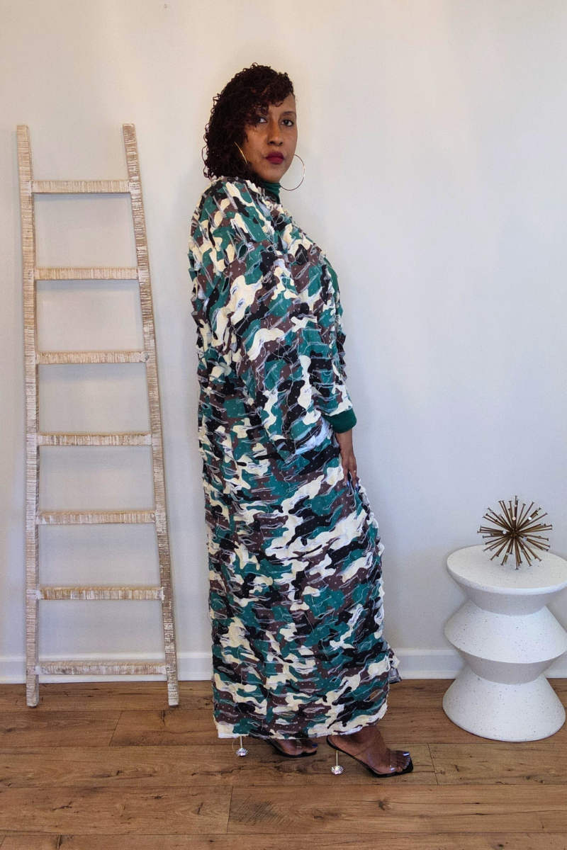 Command the Room Camo Duster (One Size)